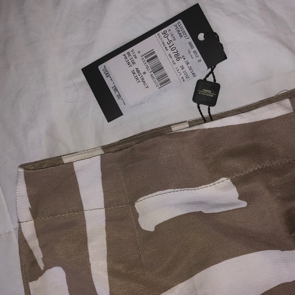 MaxMara Beige & White Abstract Print Skirt - Picture 4 of 5